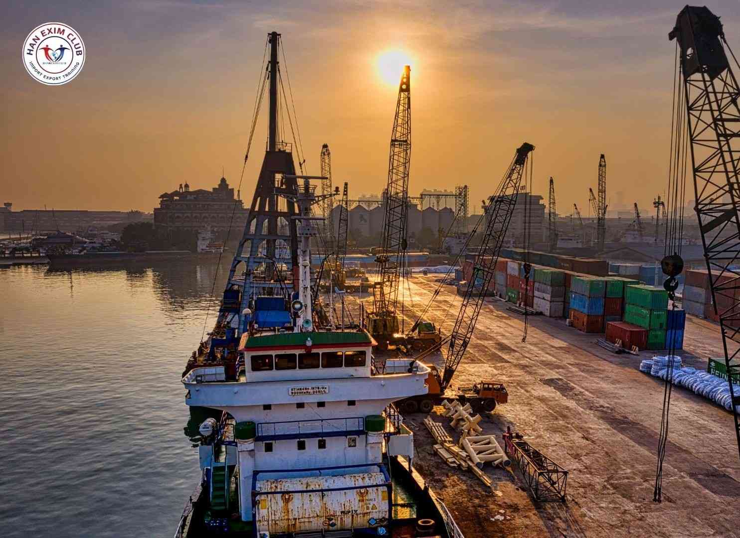 Nghiệp vụ xuất khẩu: Phối hợp với forwarder và hãng tàu