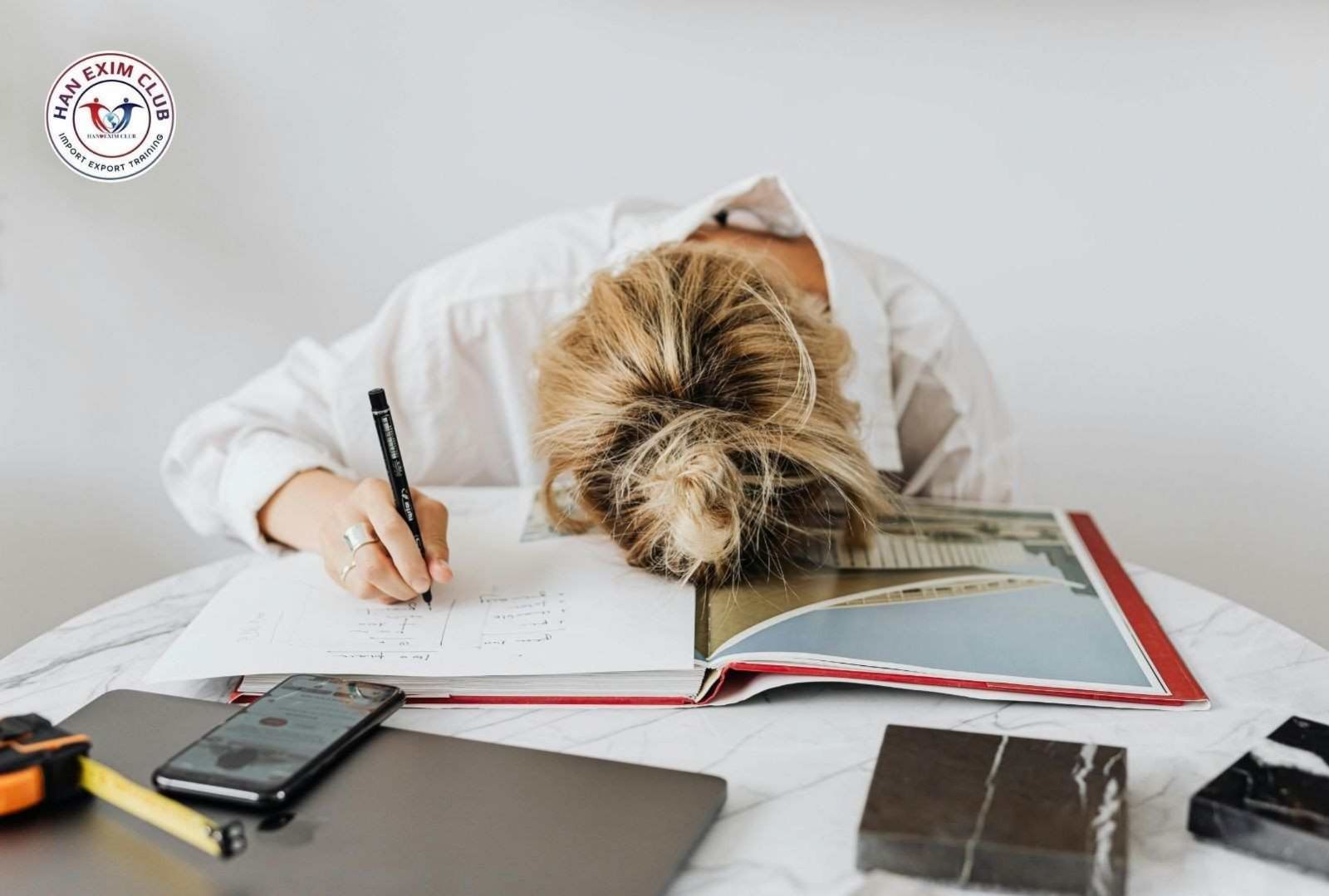 Những áp lực đặc thù của nghề nhân viên xuất nhập khẩu